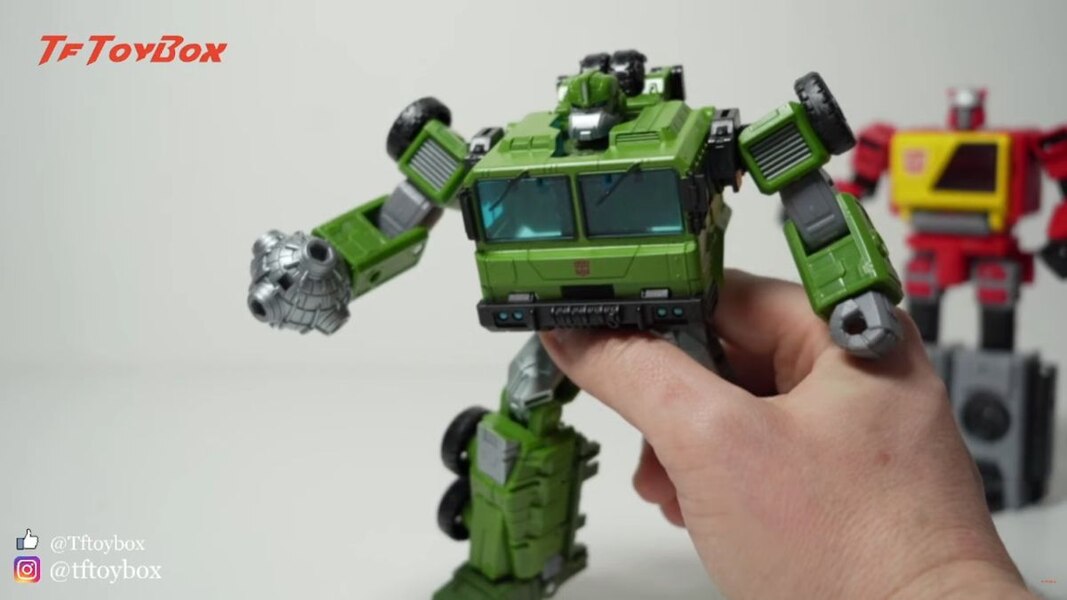 Transformers LEGACY UNBOXING Bulkhead And Blaster Eject By Tftoybox   In Hand Images  (15 of 17)